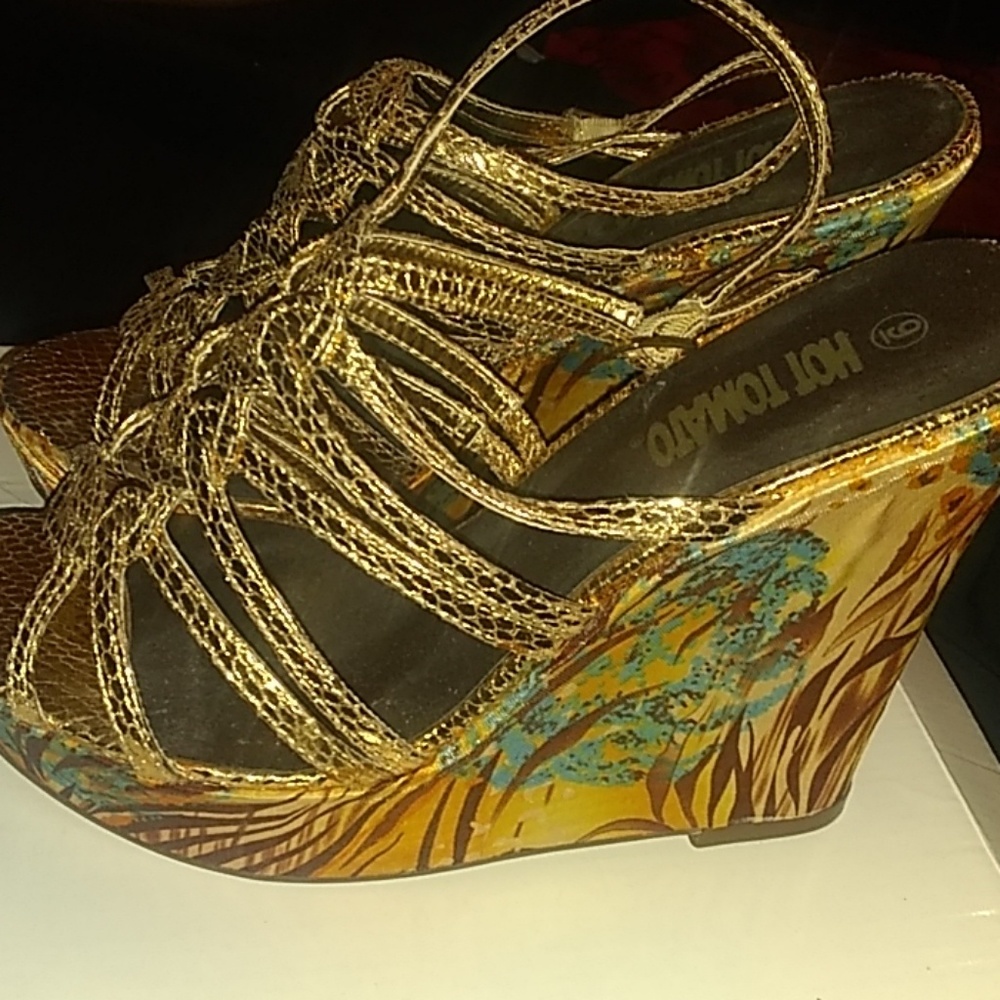 Shoes - Picture 2 of 5